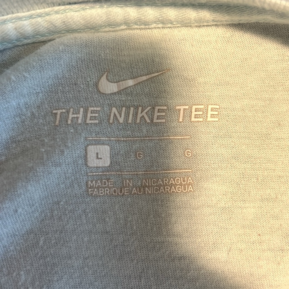 nike tee - Picture 4 of 4